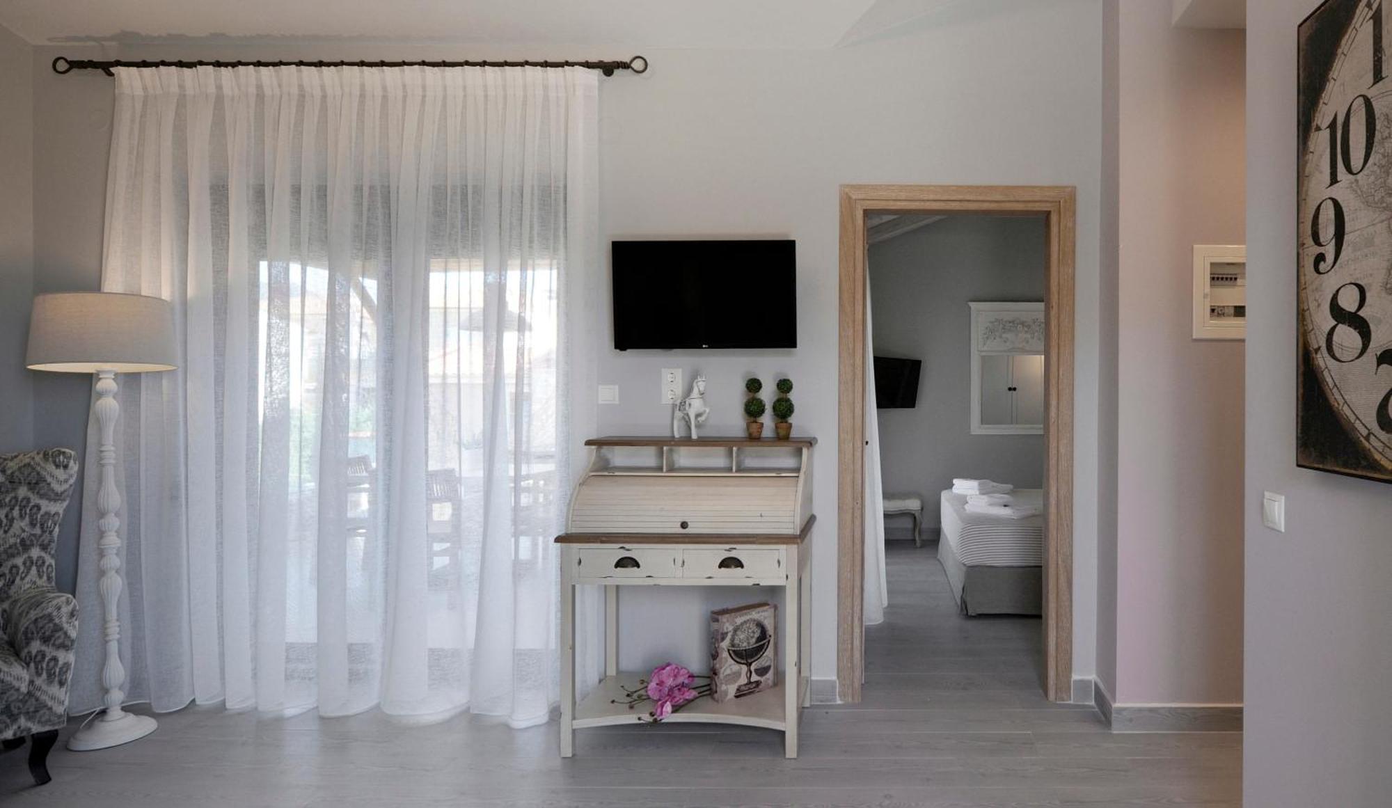 By The Sea Luxury Suites Тасос Экстерьер фото