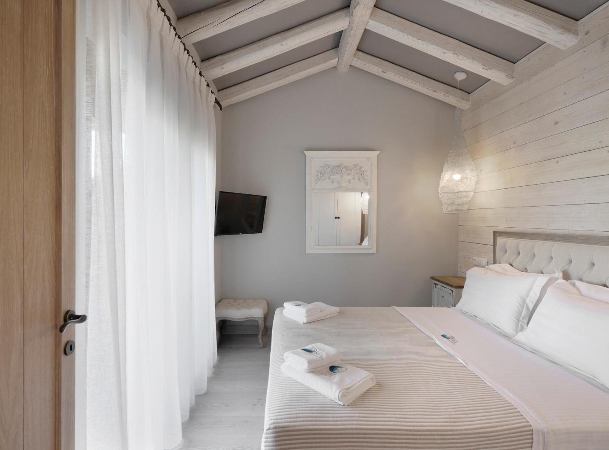 By The Sea Luxury Suites Тасос Экстерьер фото